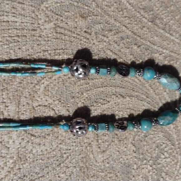 Vintage sterling silver and turquoise necklace. 10 in long with 3 in extender - Picture 2 of 4